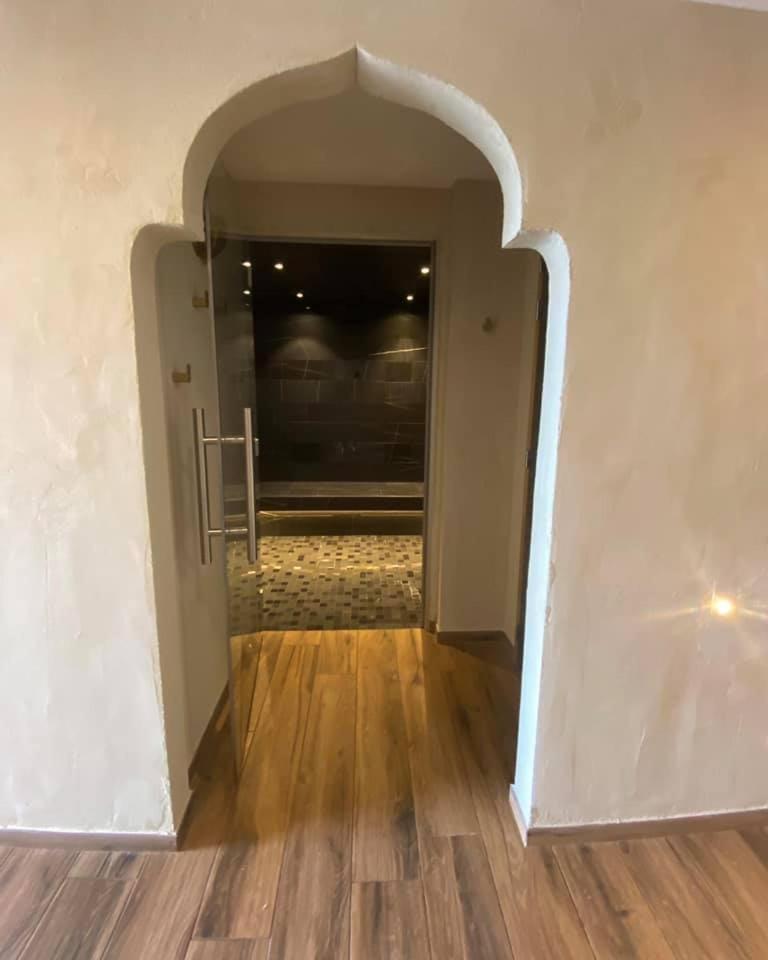 H85 Hotell Chatte Exteriör bild